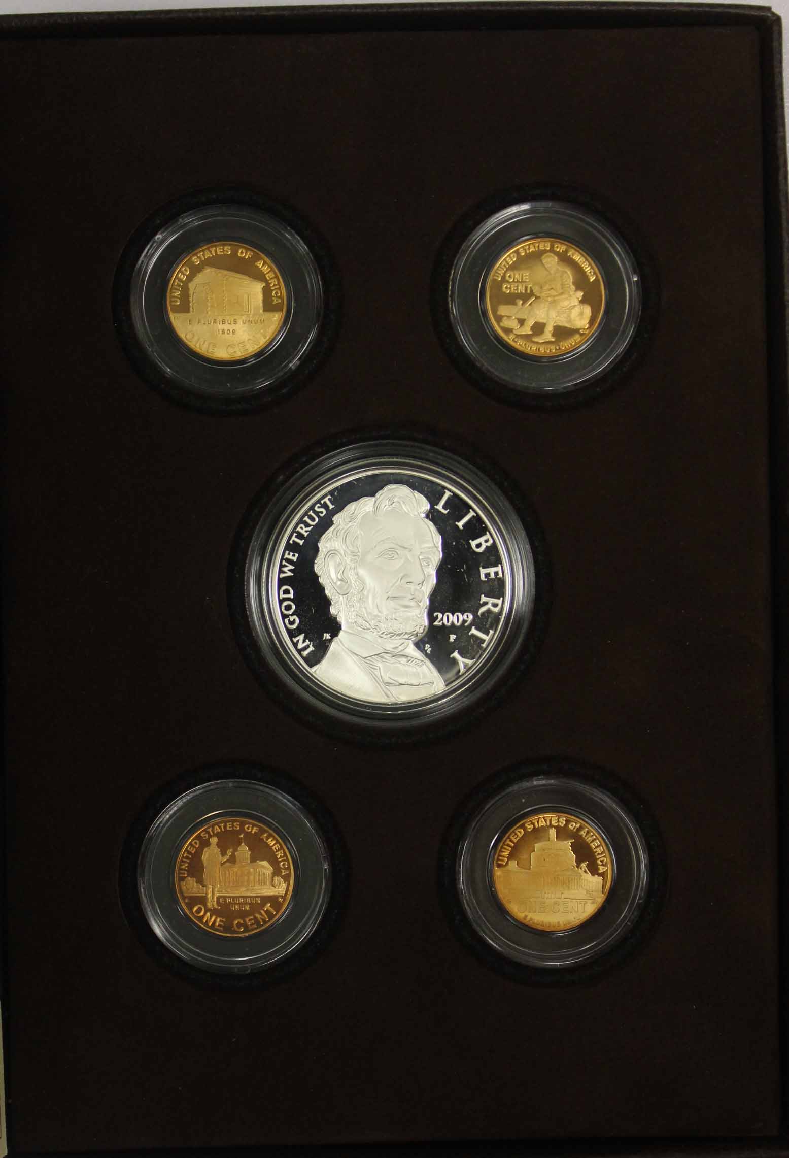 Auction - 2009 Lincoln Coin & Chronicles - Lincoln Commemorative Silver Dollar and Proof Lincoln Cents - Housed In Wooden Box
