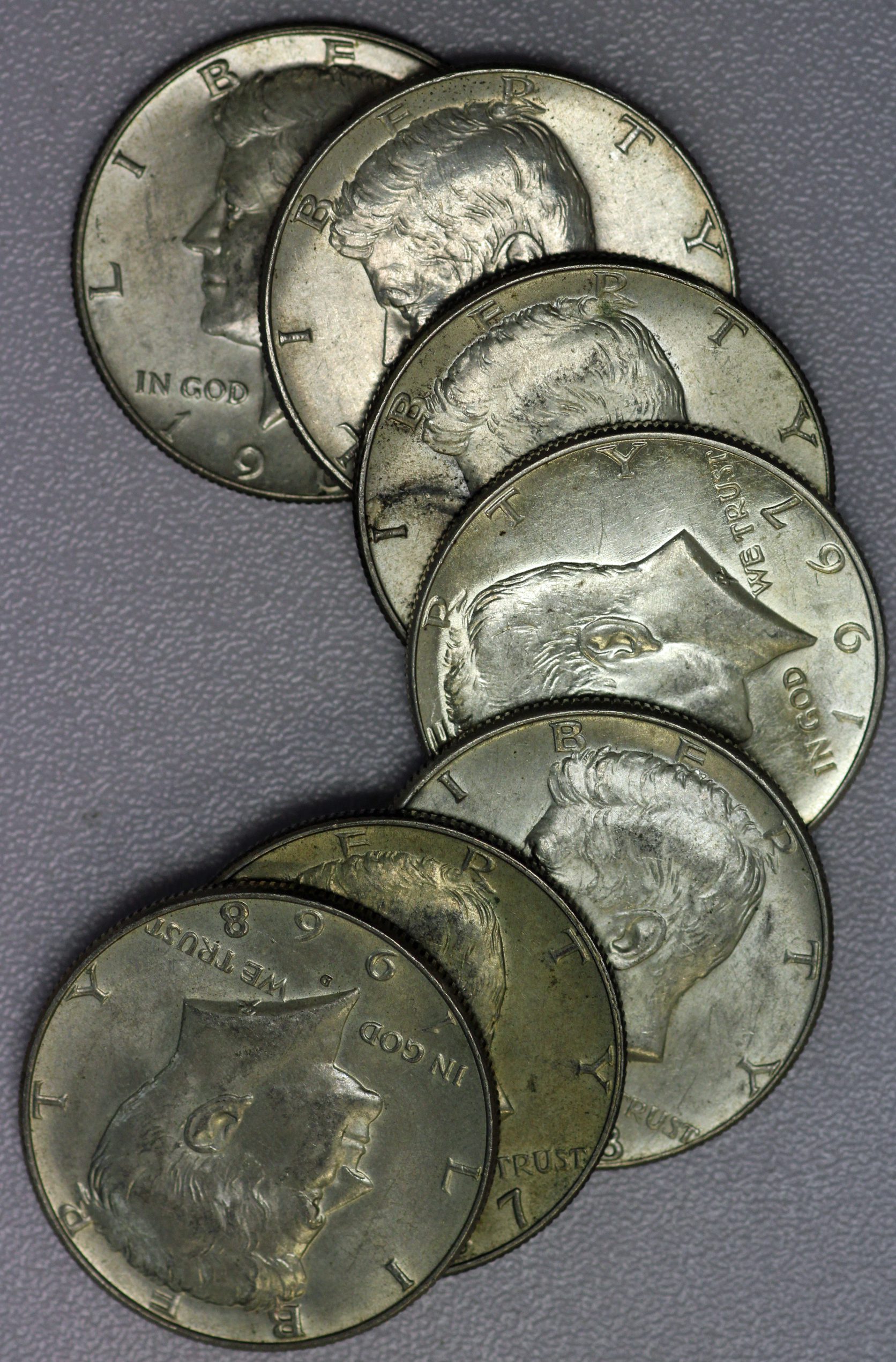 (1) SALE 40% Silver 1965-69 Kennedy Half Dollar Roll 20 Coins. (UNDER SPOT!!) - Image 3