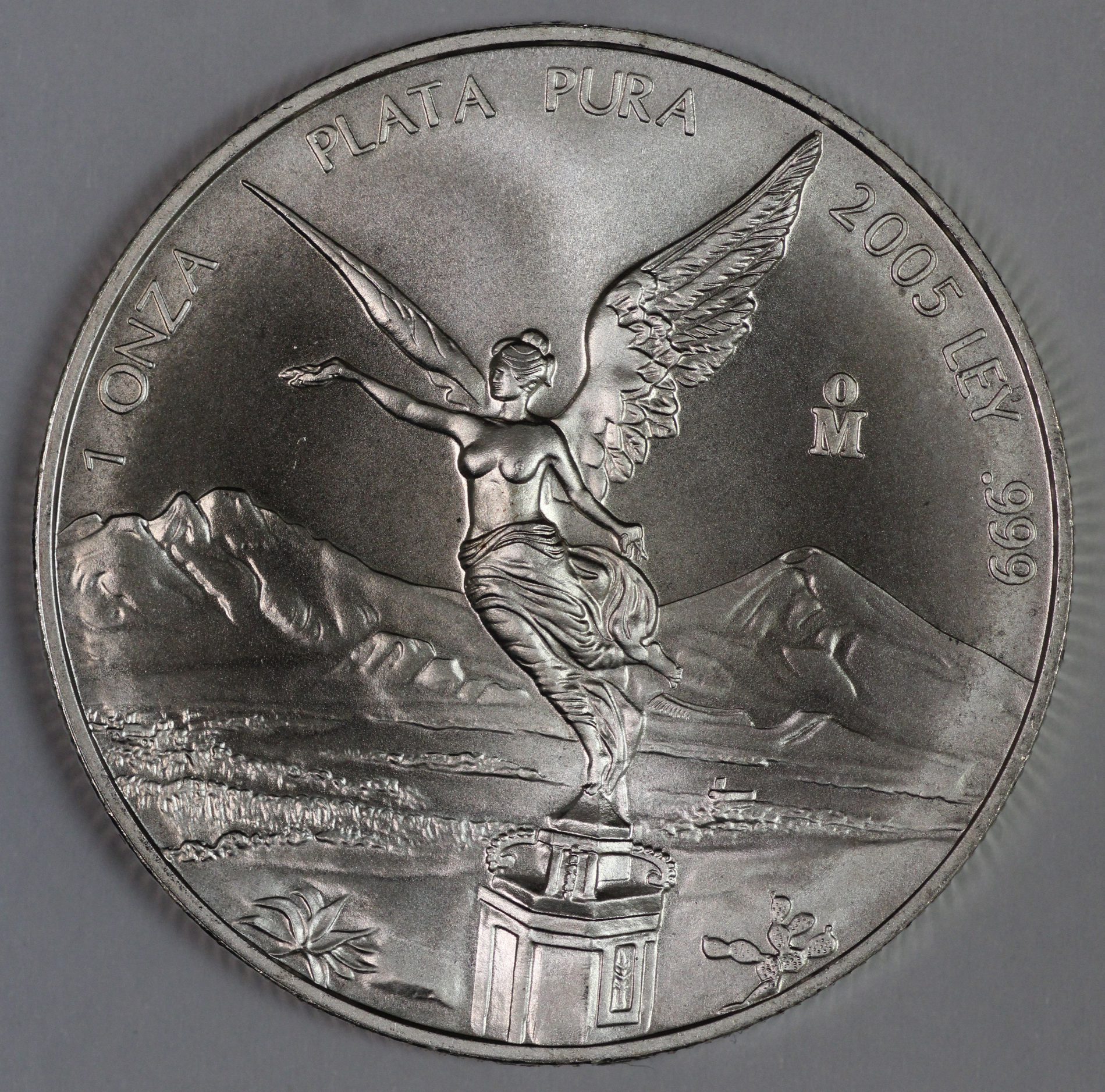 Auction - 2005 Mexico Silver Libertad - 1 Ounce .999 Fine Silver