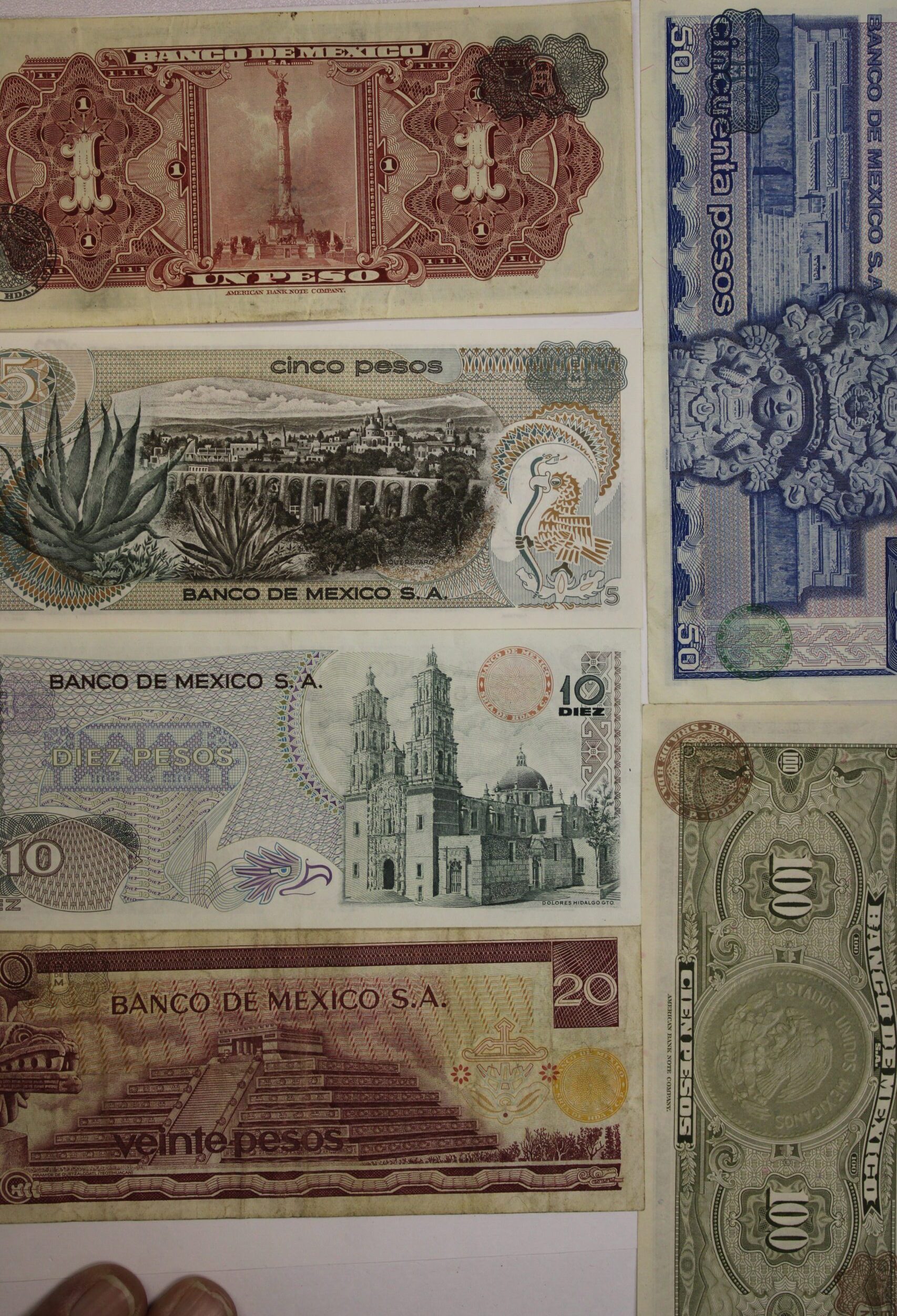 AUCTION- Six Different Mexico Bank Notes 1 Peso, 5 Pesos, 10 Pesos, 20 Pesos, 50 Pesos & 100 Pesos UNC to VF - Image 2