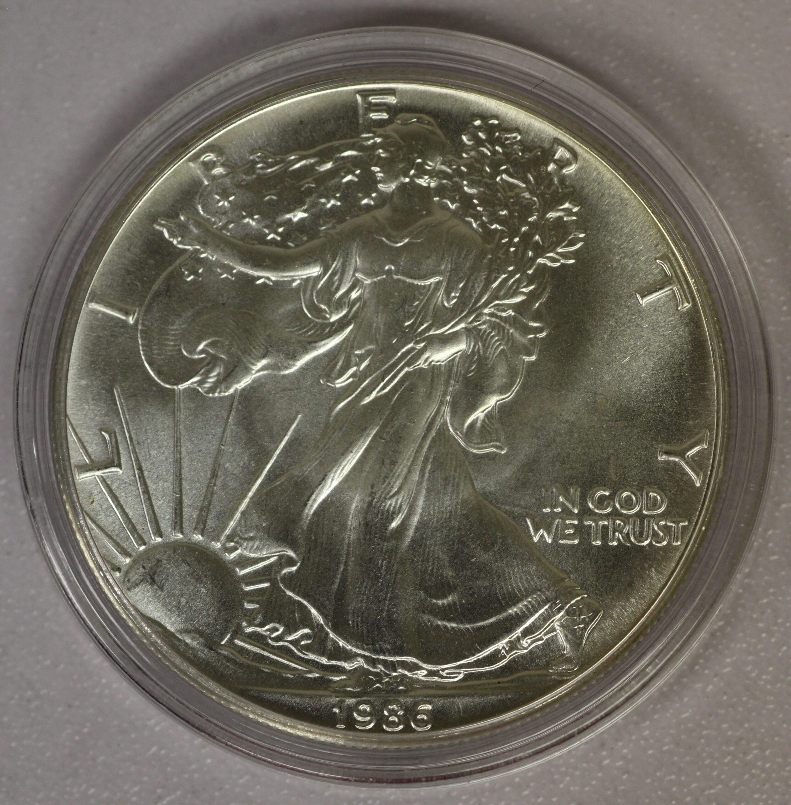 Auction - 1986 American Silver Eagle - In Capsule