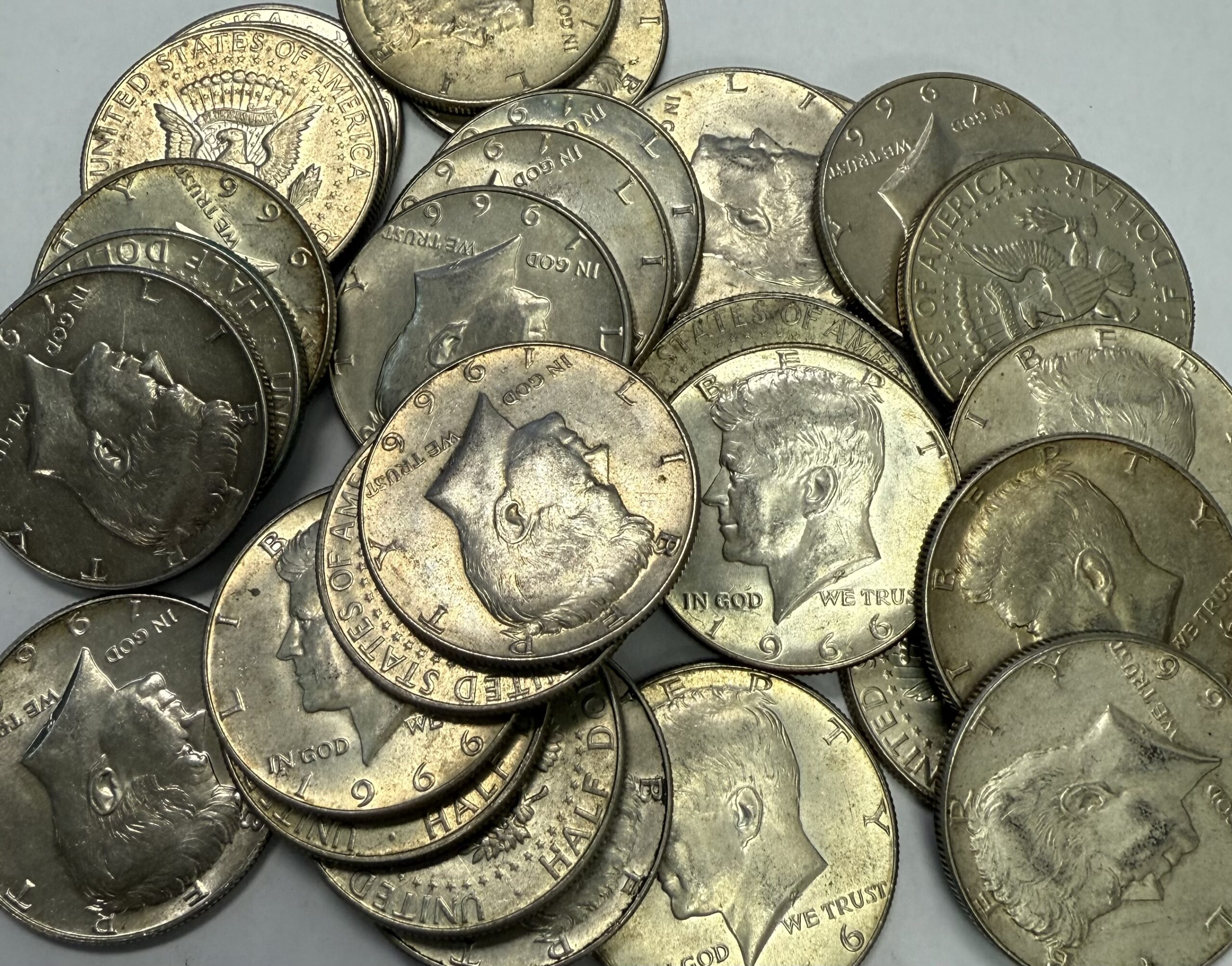 (1) SALE 40% Silver 1965-69 Kennedy Half Dollar Roll 20 Coins. (UNDER SPOT!!)