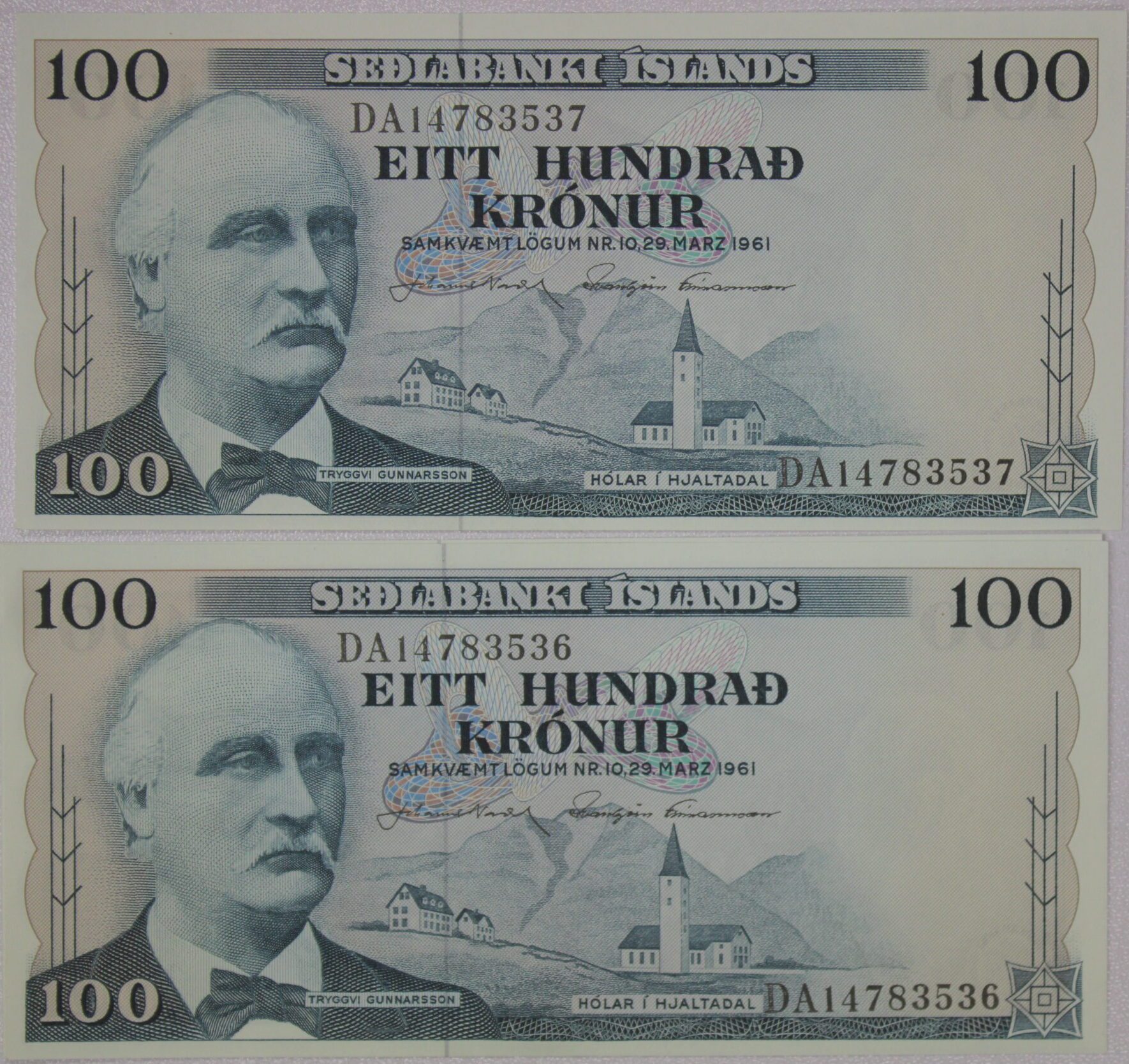 AUCTION- 1961 Iceland (Sedlabanki Islands) Two 100 Kronur Notes Consecutively Numbered