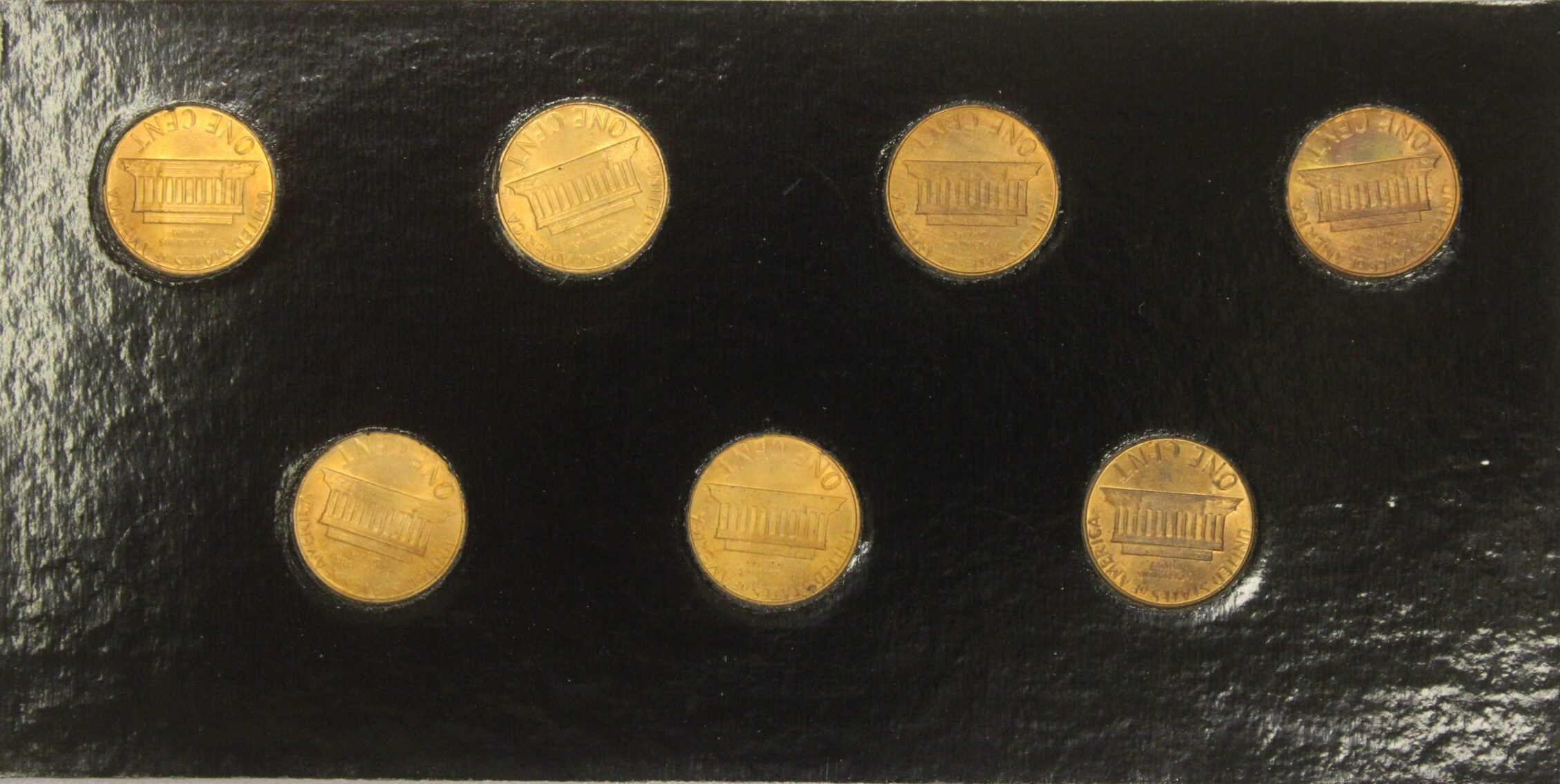 AUCTION- 1982 Lincoln Cents Seven Different Varieties - Image 2