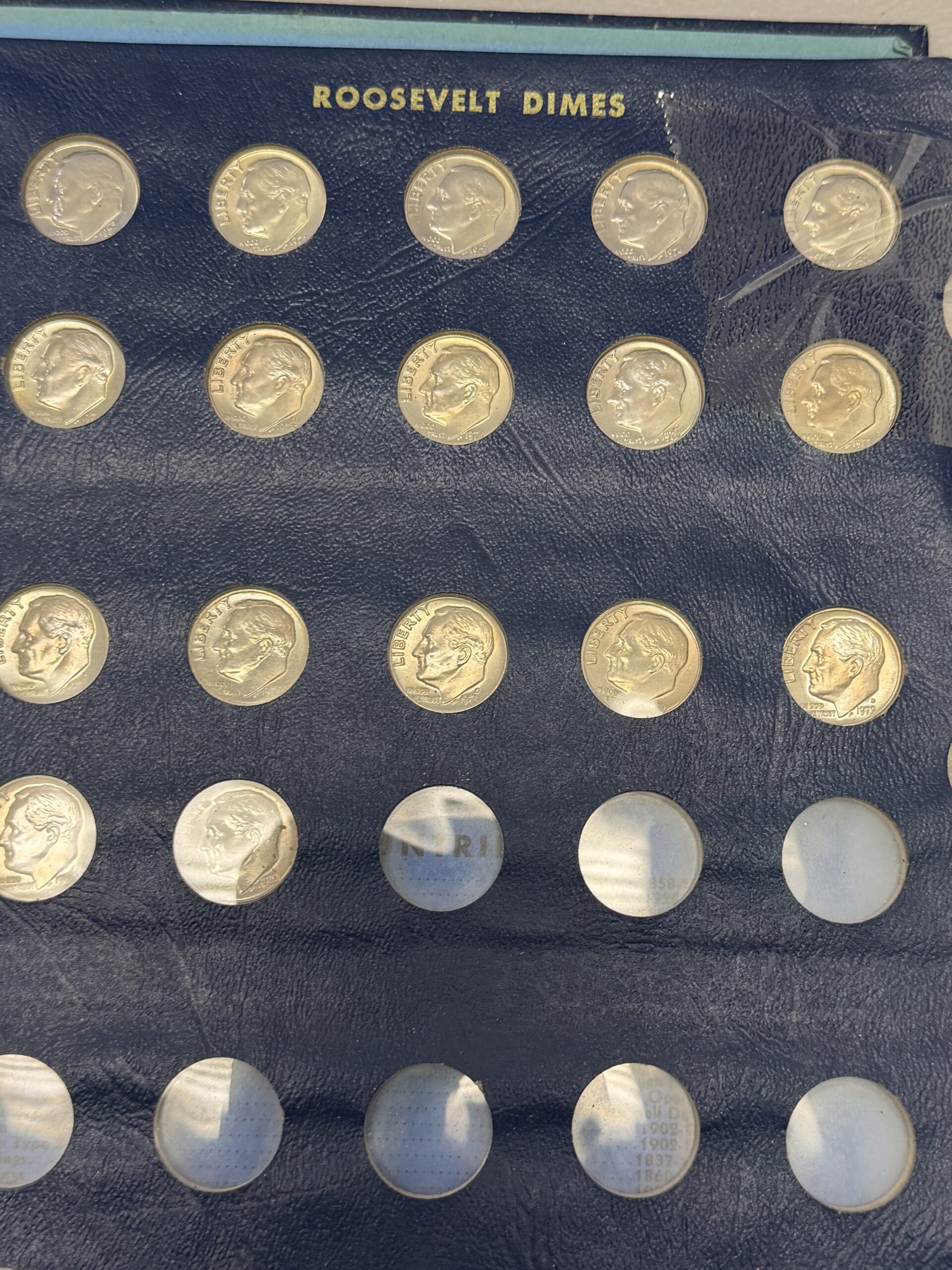 Auction- Roosevelt Circulated Set in Old Book 1946-1964 48 silver dimes Plus 72 D-80 D AU/Unc Clad in separate page - Image 4