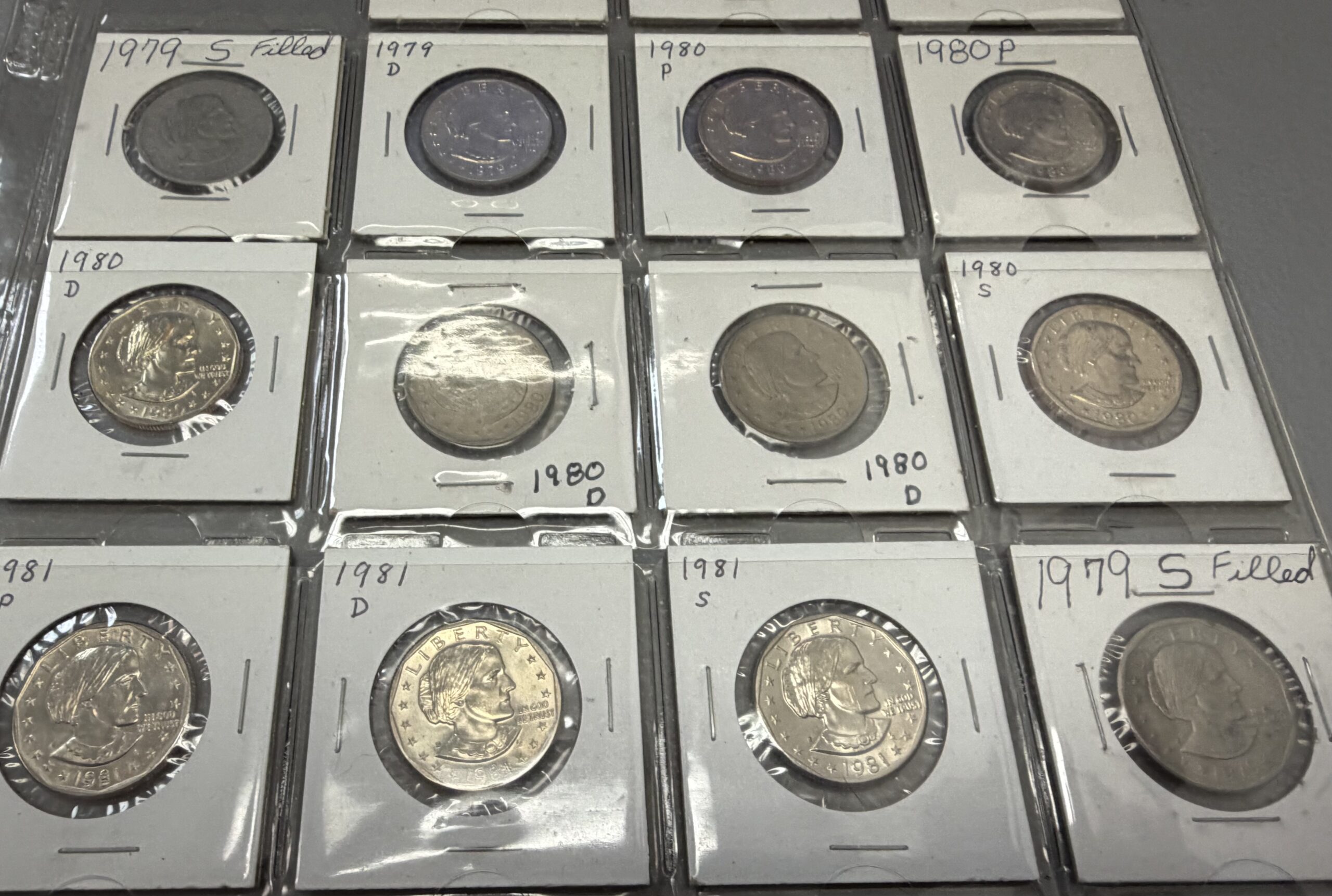 Auction-17 SBA Dollars; 1 Canadian Quarter; 1 Canadian $2 Polar Bear - Image 4